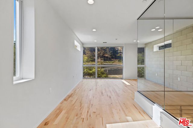 3450 Cahuenga Boulevard 801, Los Angeles, CA 90068