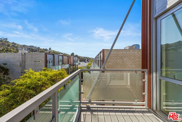 3450 Cahuenga Boulevard 801, Los Angeles, CA 90068