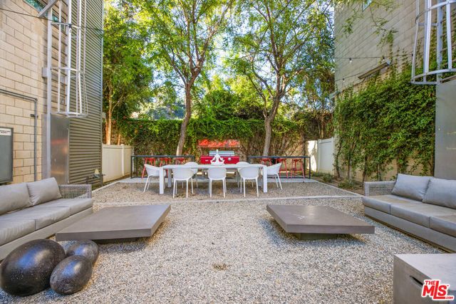3450 Cahuenga Boulevard 801, Los Angeles, CA 90068