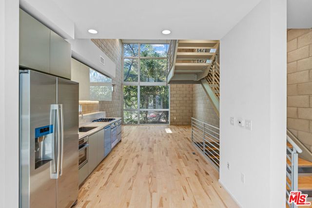 3450 Cahuenga Boulevard 801, Los Angeles, CA 90068
