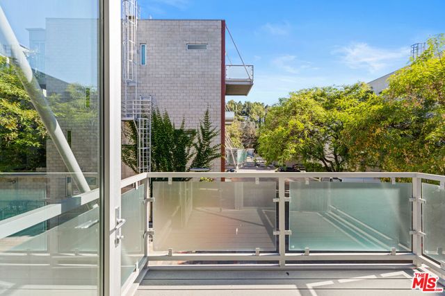 3450 Cahuenga Boulevard 801, Los Angeles, CA 90068