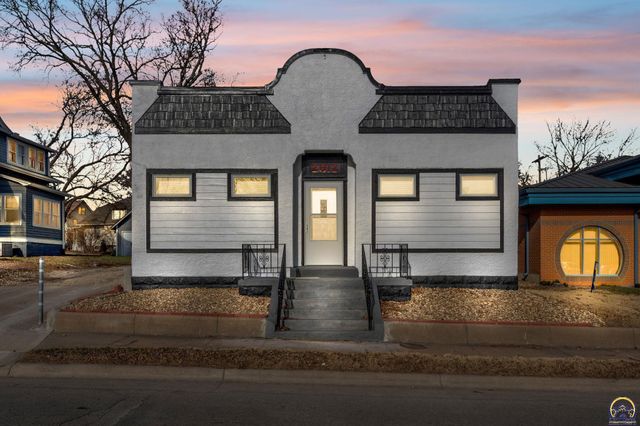 2012 SW 10th Ave, Topeka, KS 66604