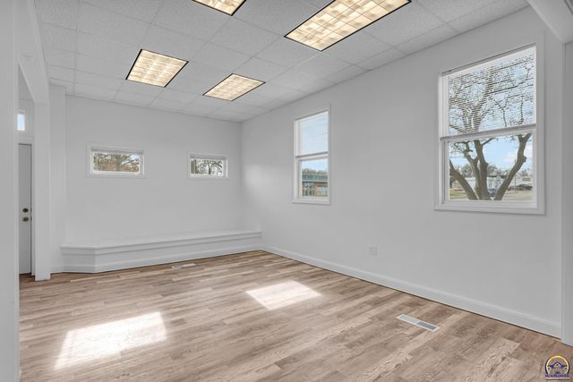 2012 SW 10th Ave, Topeka, KS 66604