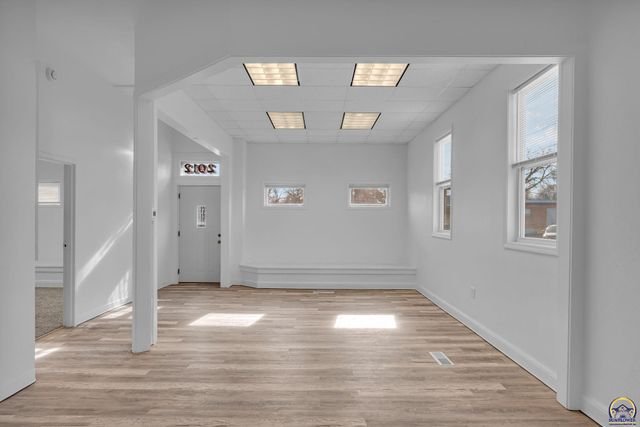 2012 SW 10th Ave, Topeka, KS 66604