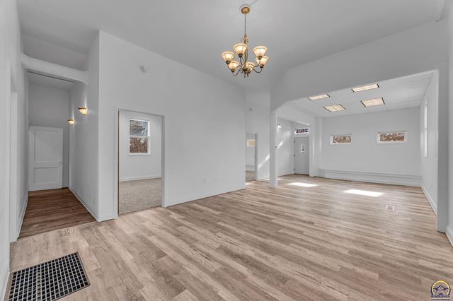 2012 SW 10th Ave, Topeka, KS 66604