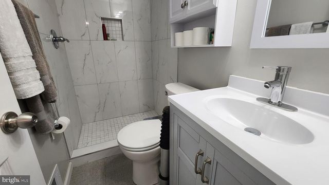 2927 AMBERLEIGH WAY, Fairfax, VA 22031