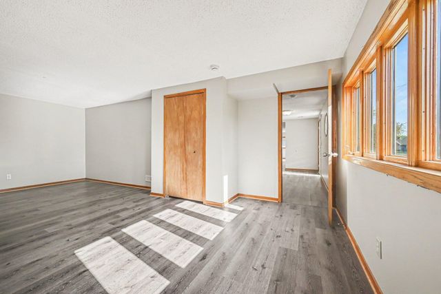 2000 Westview Drive, Hastings, MN 55033