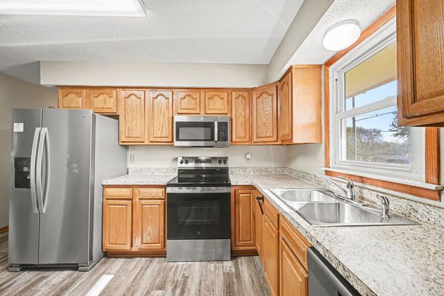 2000 Westview Drive, Hastings, MN 55033