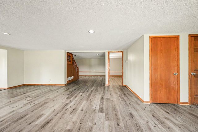 2000 Westview Drive, Hastings, MN 55033