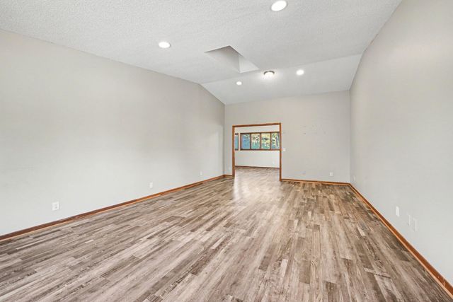 2000 Westview Drive, Hastings, MN 55033