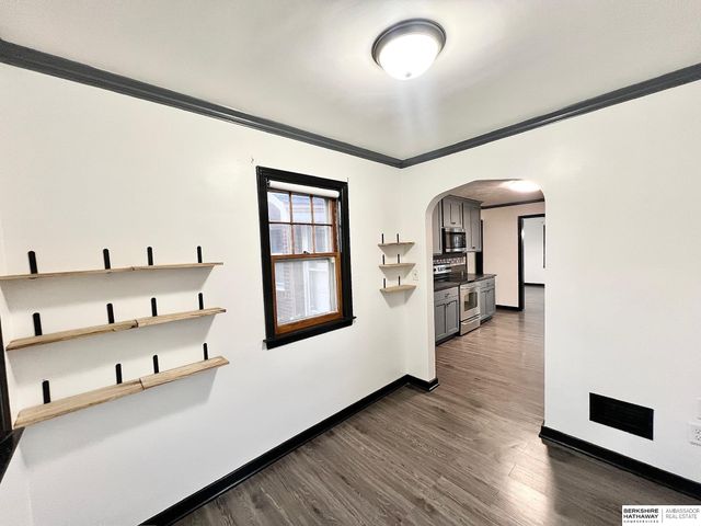 4231 F Street, Omaha, NE 68107