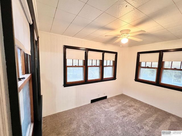 4231 F Street, Omaha, NE 68107