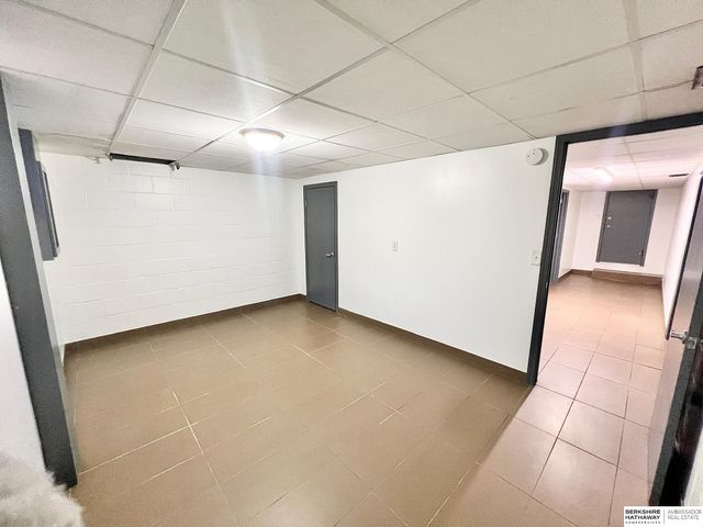 4231 F Street, Omaha, NE 68107