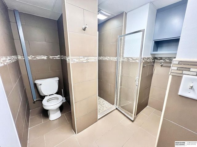 4231 F Street, Omaha, NE 68107