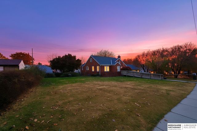 4231 F Street, Omaha, NE 68107