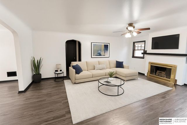 4231 F Street, Omaha, NE 68107