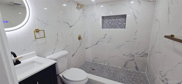 33 Silverpine Drive, Amityville, NY 11701