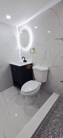 33 Silverpine Drive, Amityville, NY 11701