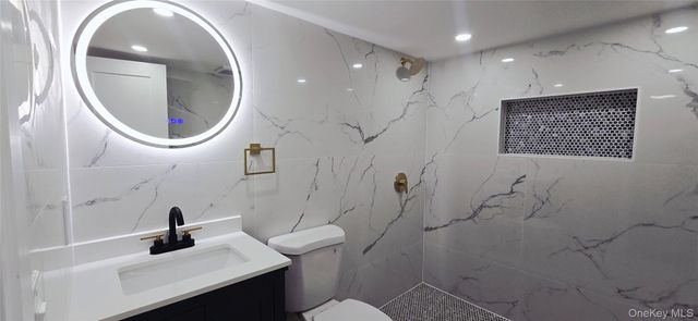 33 Silverpine Drive, Amityville, NY 11701