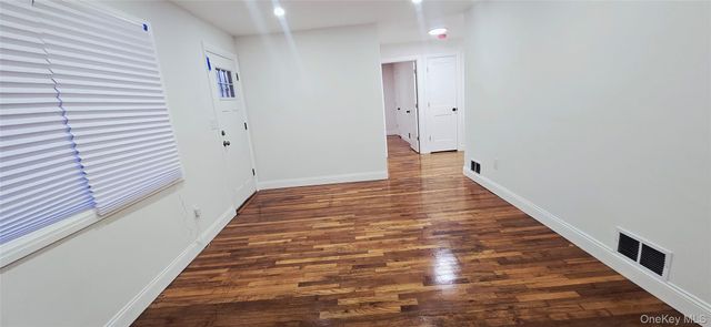 33 Silverpine Drive, Amityville, NY 11701