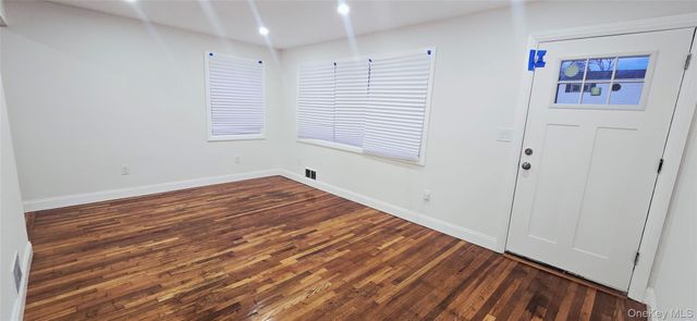 33 Silverpine Drive, Amityville, NY 11701