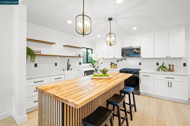 1920 Linden St, Oakland, CA 94607