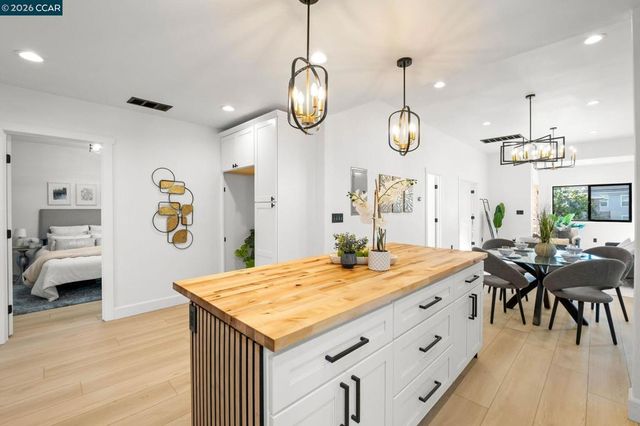 1920 Linden St, Oakland, CA 94607