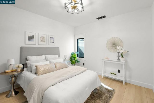 1920 Linden St, Oakland, CA 94607