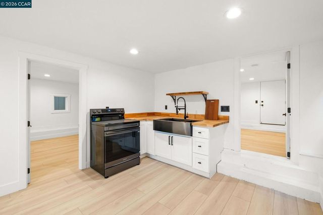 1920 Linden St, Oakland, CA 94607