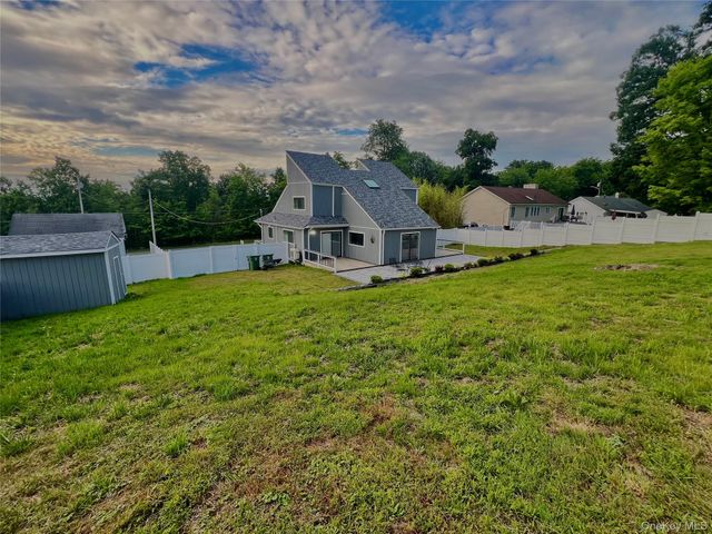 45 Randall Heights, Middletown, NY 10940