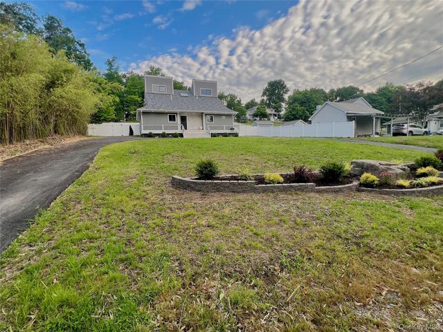 45 Randall Heights, Middletown, NY 10940