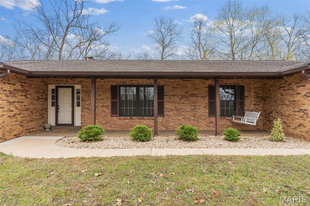 17 Stablestone Drive, Union, MO 63084