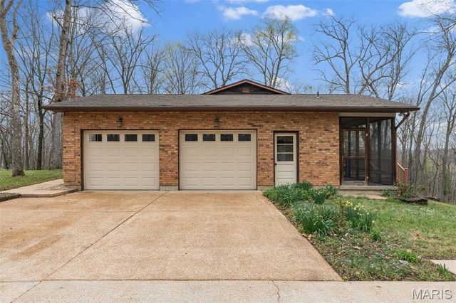 17 Stablestone Drive, Union, MO 63084