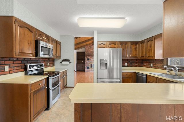 17 Stablestone Drive, Union, MO 63084