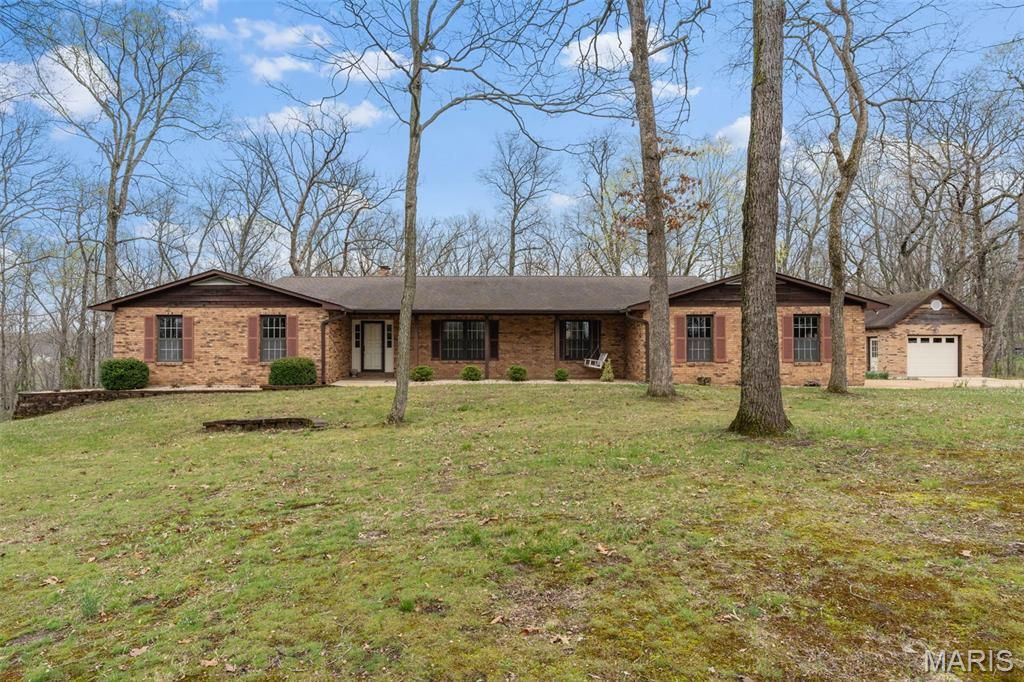 17 Stablestone Drive, Union, MO 63084
