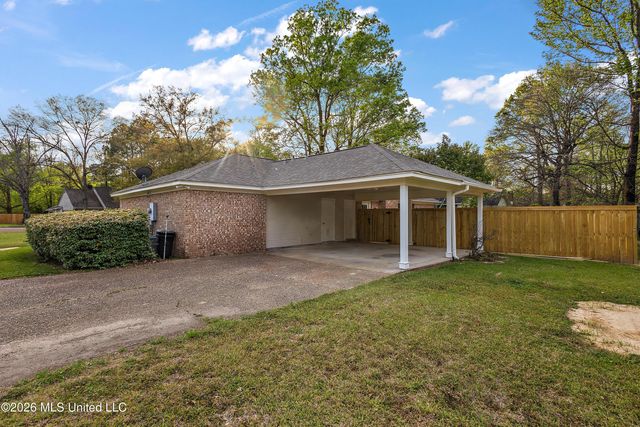 5900 Kristen Drive, Jackson, MS 39211