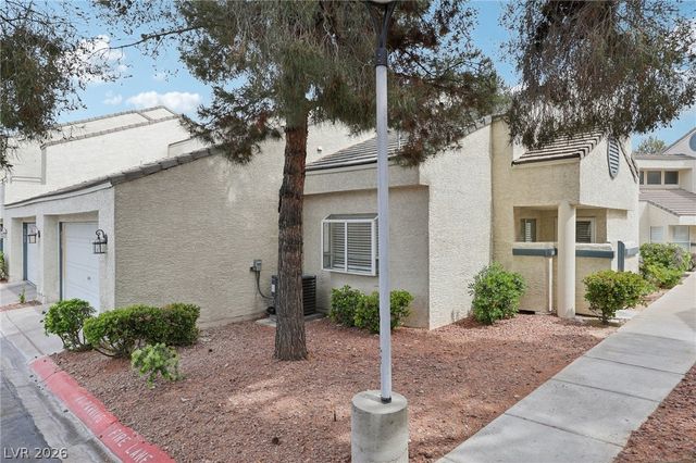 8913 Antioch Way, Las Vegas, NV 89117