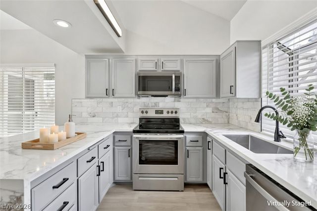8913 Antioch Way, Las Vegas, NV 89117