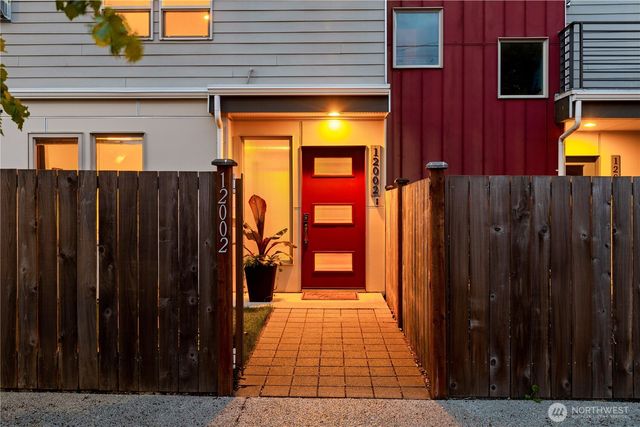 12002 Greenwood Avenue N, Seattle, WA 98133