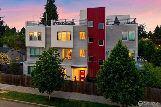 12002 Greenwood Avenue N, Seattle, WA 98133