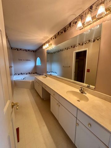 2580 Westminster Lane, Aurora, IL 60506