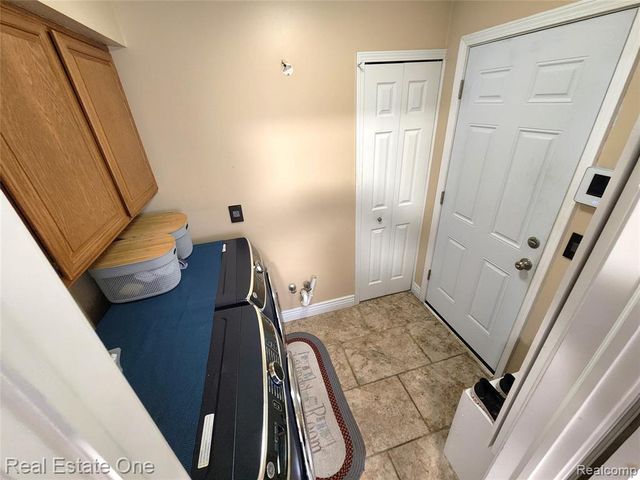 45529 Essex Drive, Macomb, MI 48044