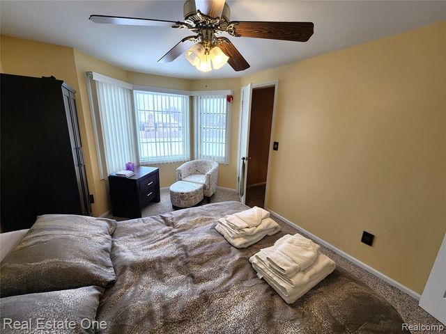 45529 Essex Drive, Macomb, MI 48044