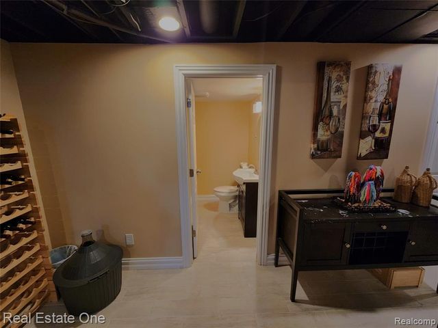 45529 Essex Drive, Macomb, MI 48044