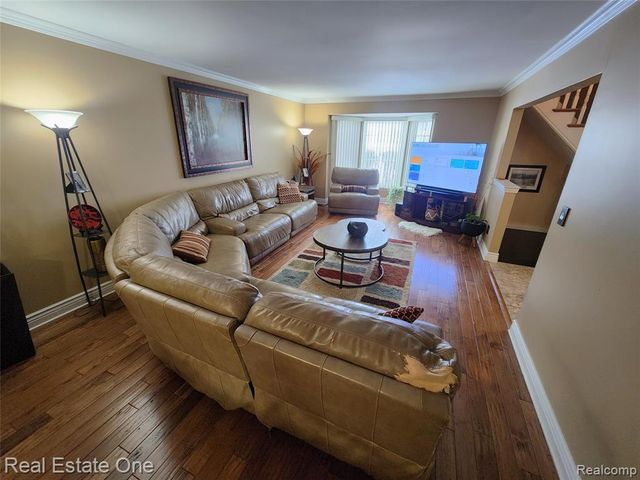 45529 Essex Drive, Macomb, MI 48044