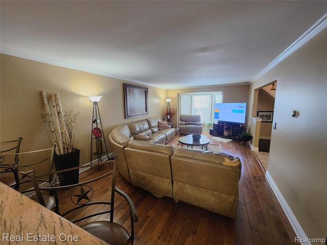 45529 Essex Drive, Macomb, MI 48044