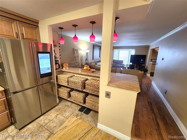 45529 Essex Drive, Macomb, MI 48044