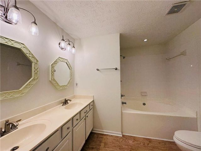 2037 Pinnacle Pointe Drives, Norcross, GA 30071