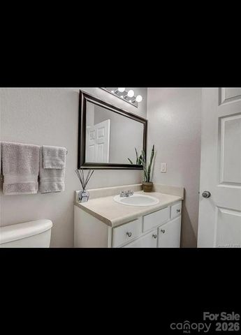 300 Vista Lake Drive 3, Candler, NC 28715