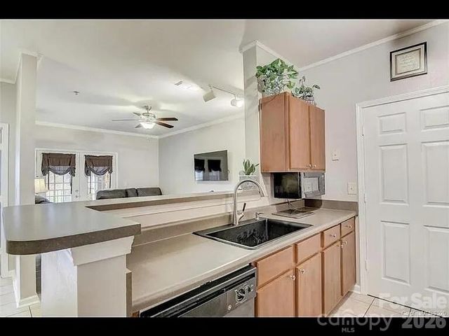 300 Vista Lake Drive 3, Candler, NC 28715